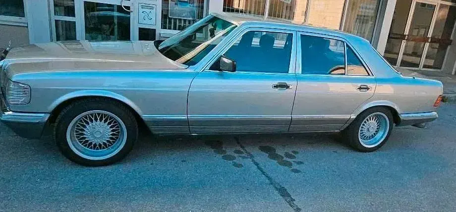 Gebraucht Mercedes 380 204 PS (150 kW) 1982 Silber Limousine