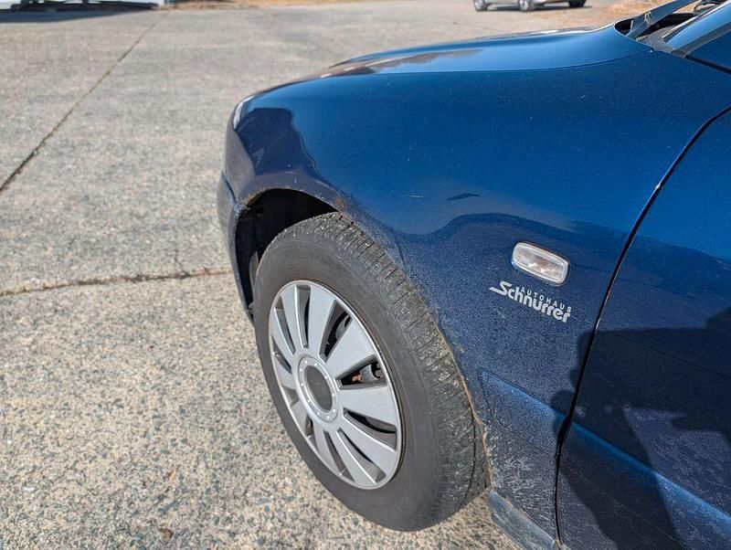 Gebraucht Audi A4 116 PS (85 kW) 2000 Blau Limousine