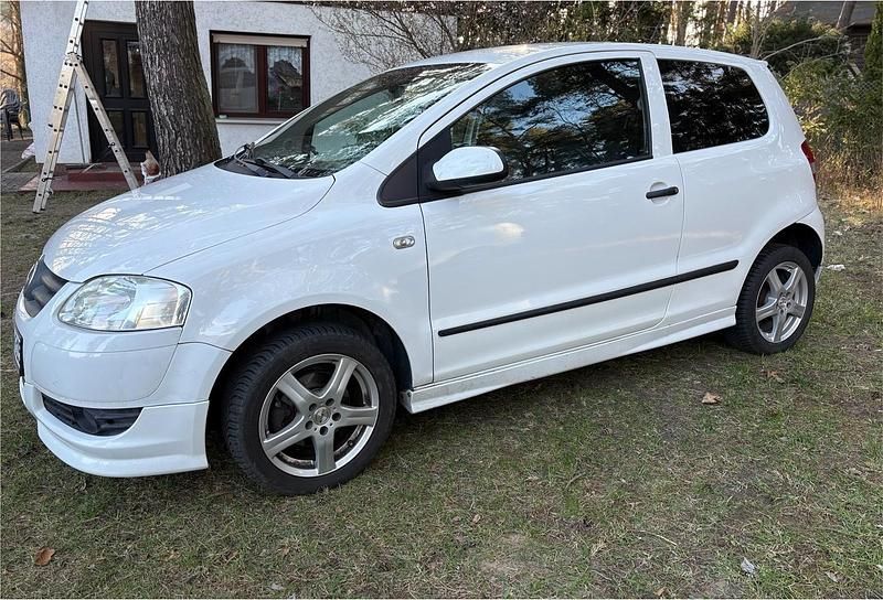 Gebraucht VW Fox 71 PS (52 kW) 2009 Weiß Kleinwagen