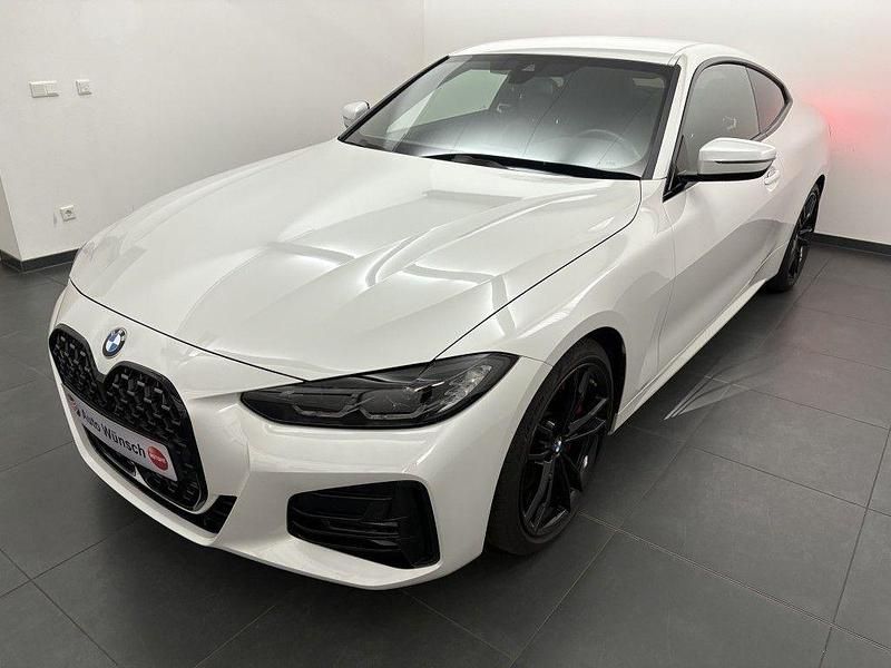 Mineralweiss metallic Gebraucht 2022 BMW 420 M Sport Coupé | 35.490 € (Fairer Preis) - Bild 1/4