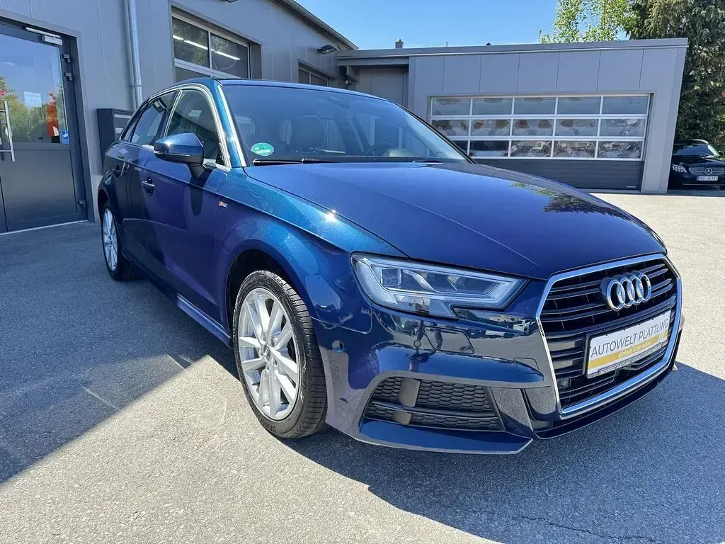 Używany Audi A3 S-Line 150 KM (110 kW) 2020 Niebieski Sedan/Limuzyna