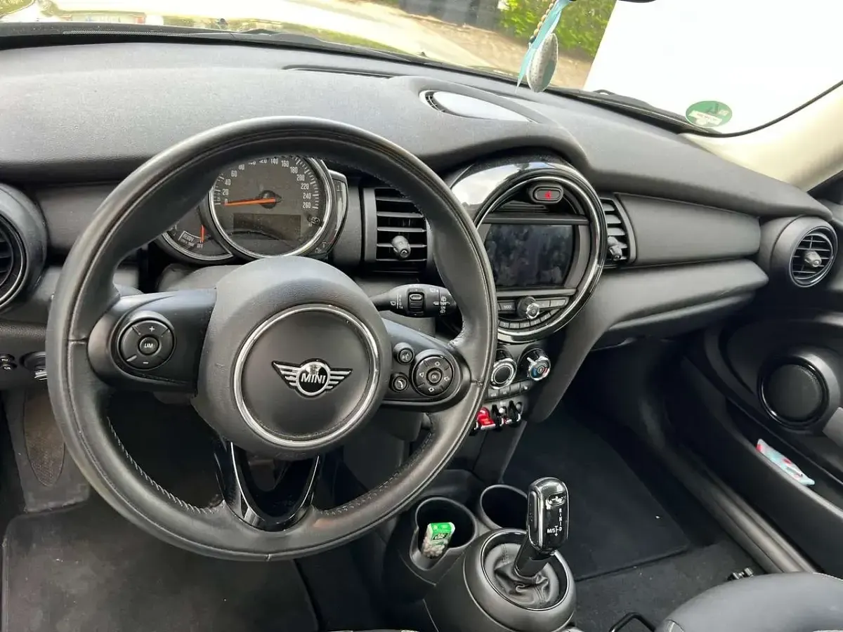 Usata Mini ONE 102 CV (75 kW) 2019 Utilitaria