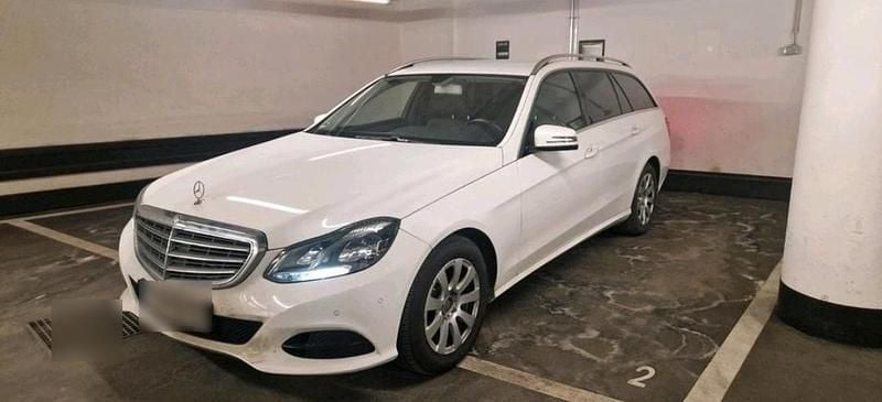 Weiß Gebraucht 2015 Mercedes E220 Kombi | 6.800 € (Superpreis) - Bild 1/4