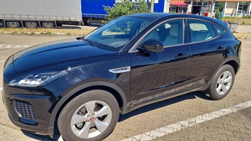 Second-hand Jaguar E-Pace R-Dynamic 150 CP (110 kW) 2020 Negru SUV