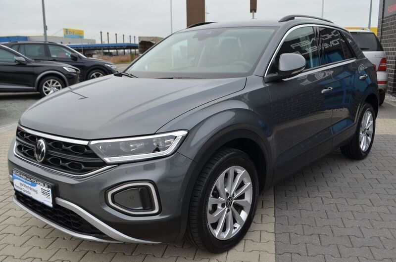Gebraucht VW T-Roc Life 150 PS (110 kW) 2024 Grau SUV