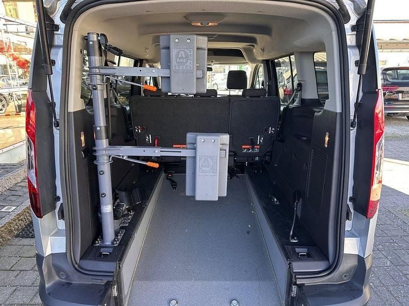 Silber Gebraucht 2019 Ford Grand Tourneo Connect Van / Kleinbus | 31.865 € - Bild 1/4