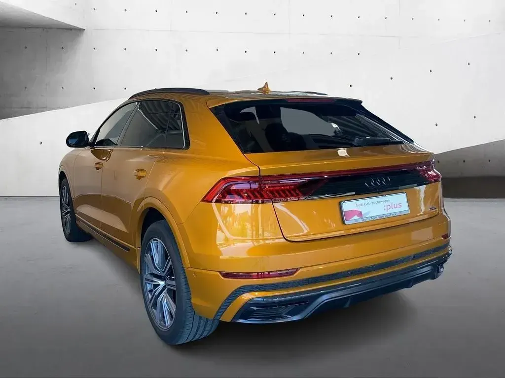 Gebraucht Audi Q8 Competition 286 PS (210 kW) 2022 Drachenorange metallic SUV
