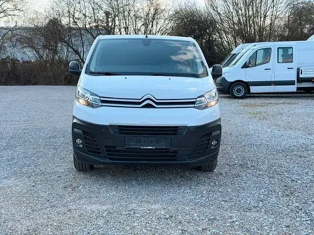 Käytetty Citroën Jumpy 144 HP (105 kW) 2023 Valkoinen Tila-auto