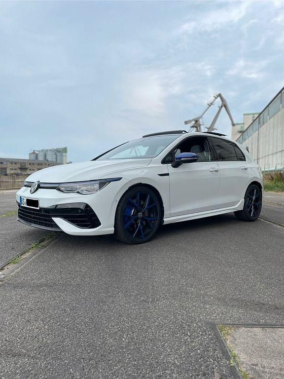 Weiß Gebraucht 2023 VW Golf VIII R Limousine | 48.450 € (Teuer) - Bild 1/4
