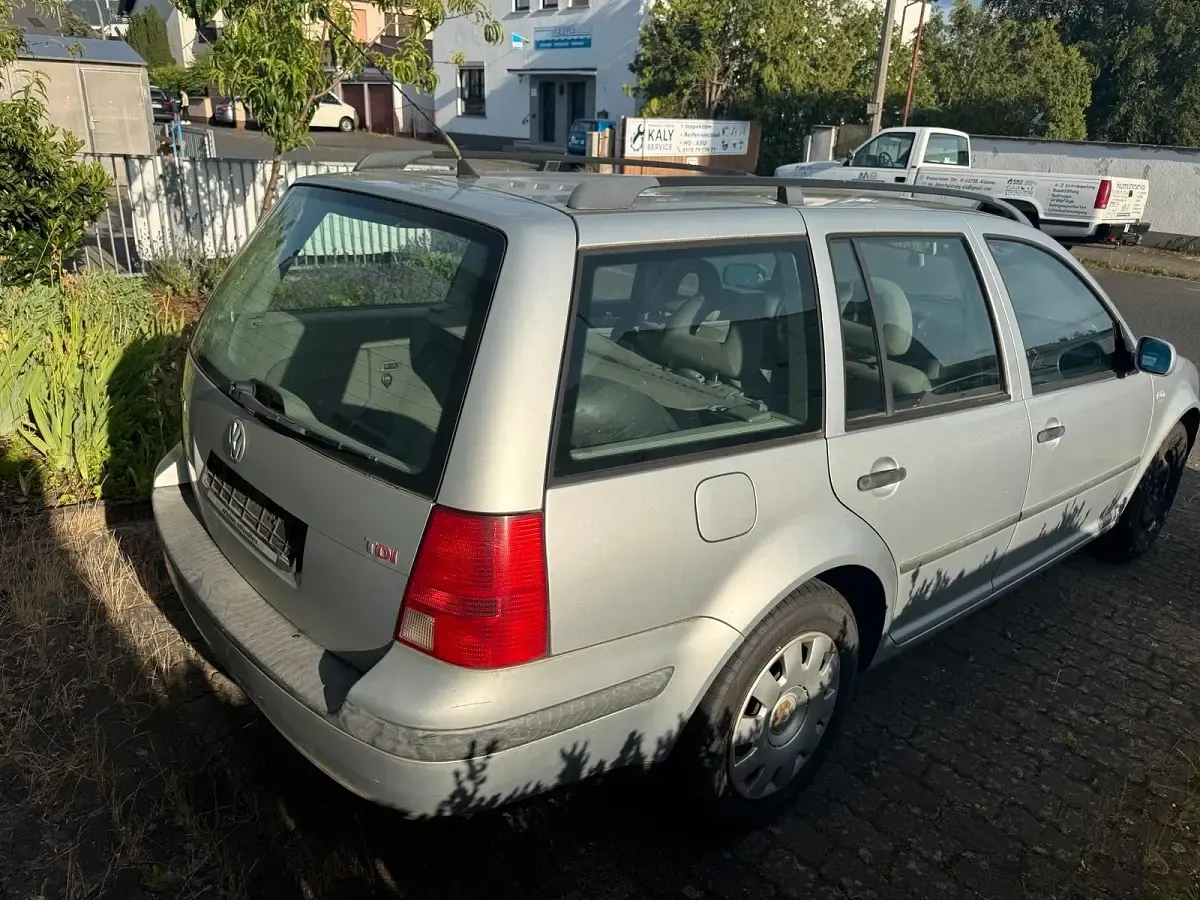 Gebraucht VW Bora 131 PS (96 kW) 2001 Grau Kombi