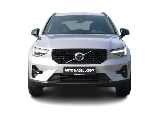 Gebraucht Volvo XC40 Plus 197 PS (144 kW) 2025 Aurora silver / SUV