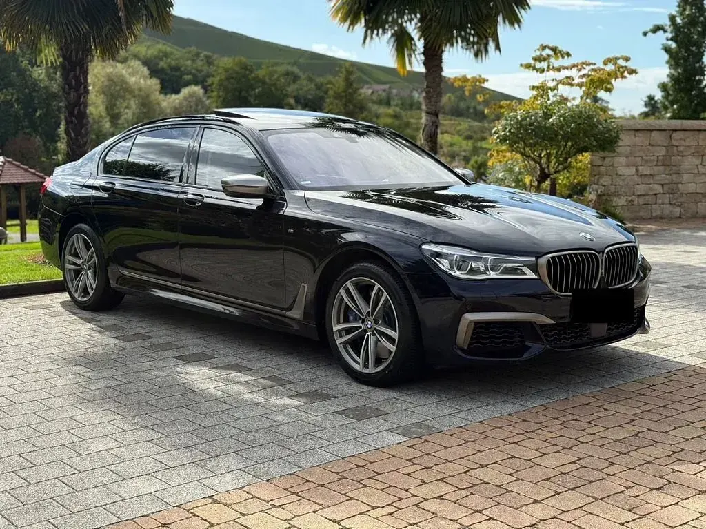 Gebraucht BMW M760 Sport Line 609 PS (447 kW) 2017 Schwarz Limousine