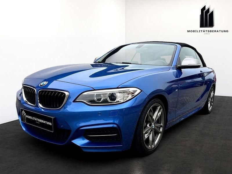 Blau Gebraucht 2017 BMW M240 M Sport Cabrio | 27.999 € (Teuer) - Bild 1/4