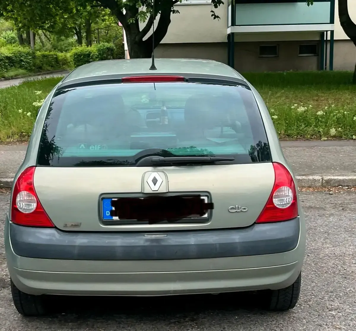 Gebraucht Renault Clio II 75 PS (55 kW) 2003 Grau Kleinwagen