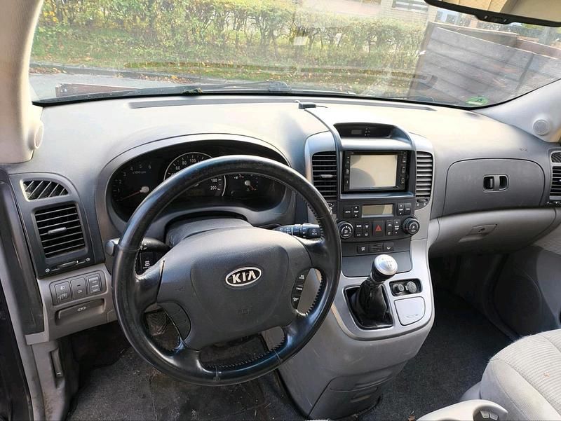 Gebraucht Kia Carnival 185 PS (136 kW) 2008 Grün Van / Kleinbus