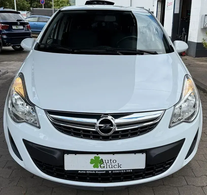 Gebraucht Opel Corsa 69 PS (50 kW) 2013 Weiß Kleinwagen