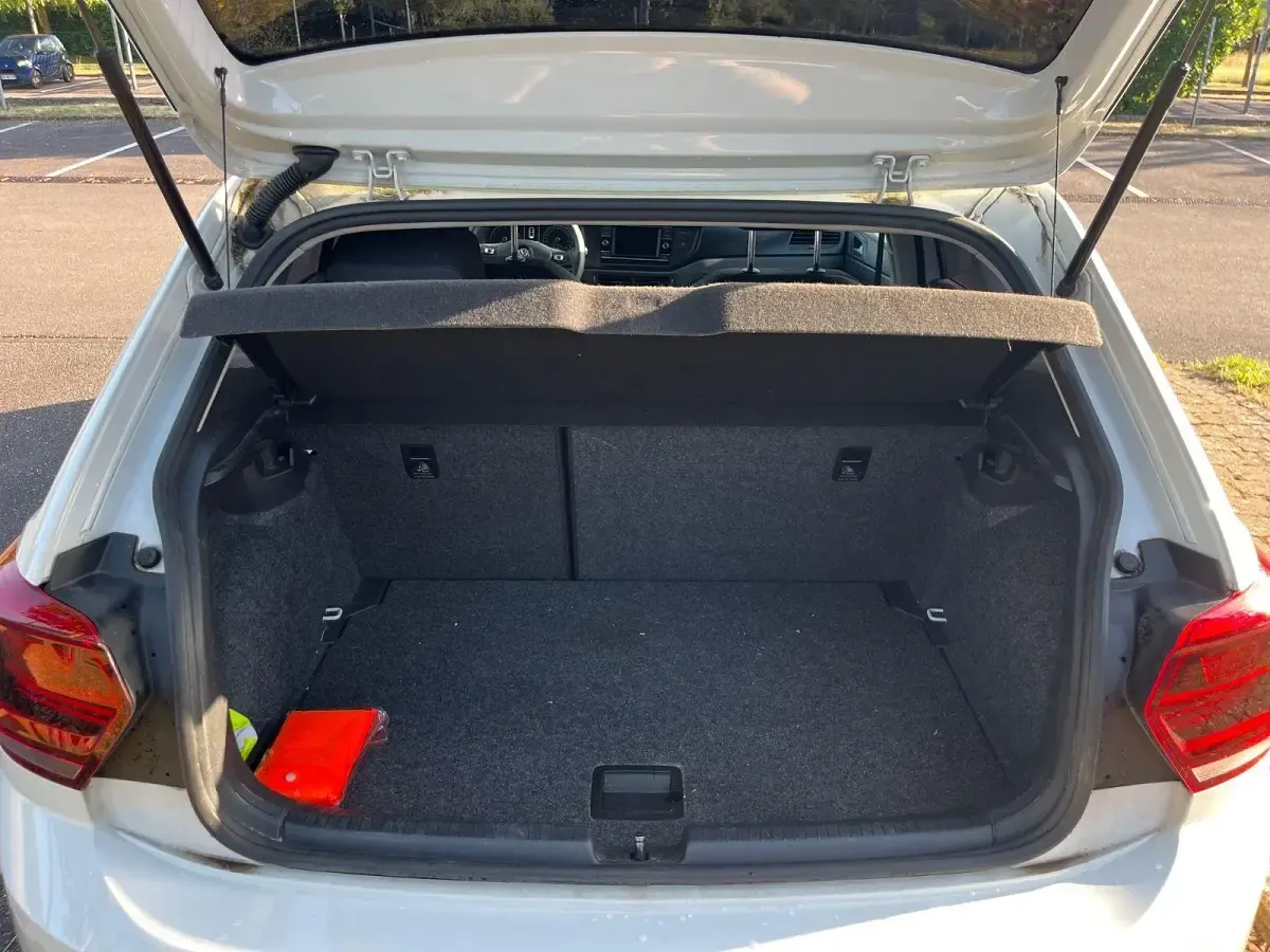 Gebraucht VW Polo Trendline 80 PS (58 kW) 2019 Weiß Kleinwagen