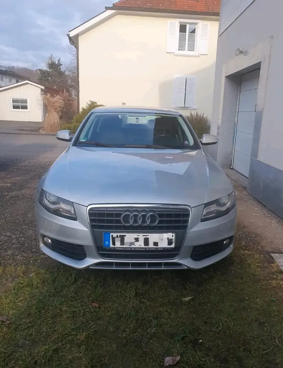 Używany Audi A4 2010 Srebrny Sedan/Limuzyna