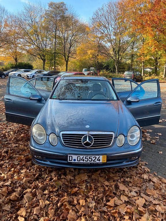 Gebraucht Mercedes E280 Avantgarde 190 PS (139 kW) 2005 Blau Limousine