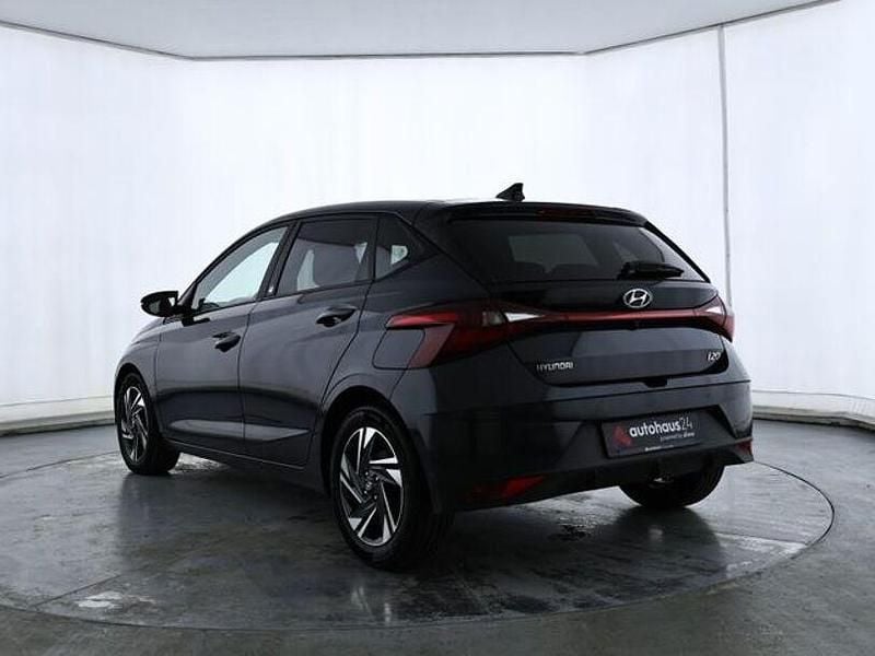 Gebraucht Hyundai i20 101 PS (74 kW) 2022 Grau Limousine