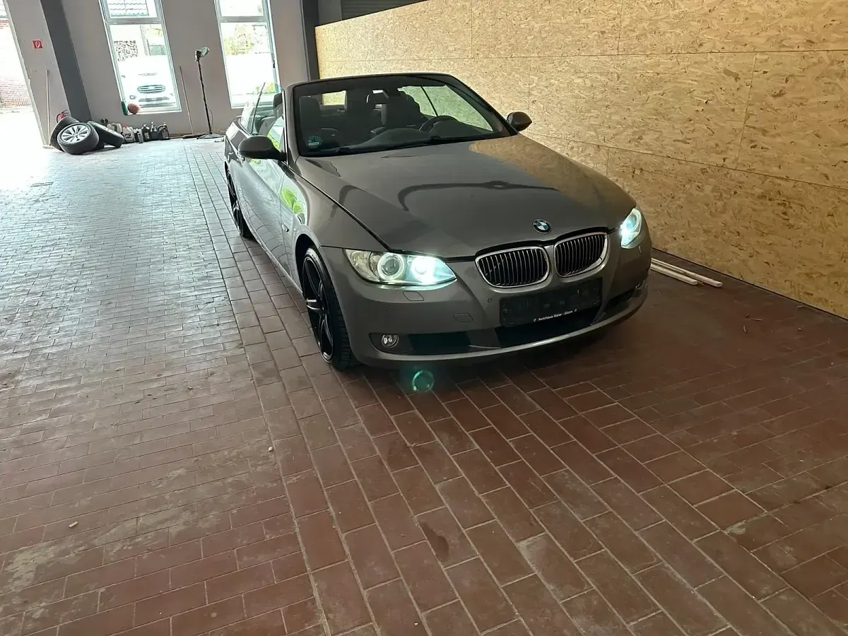 Gebraucht BMW 325 Cabriolet 218 PS (160 kW) 2007 Grau Cabrio