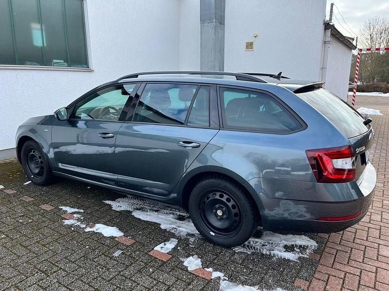 Gebraucht Skoda Octavia Clever 150 PS (110 kW) 2018 Grau Kombi