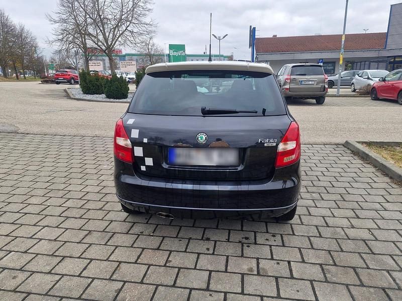 Gebraucht Skoda Fabia 75 PS (55 kW) 2010 Schwarz Kleinwagen