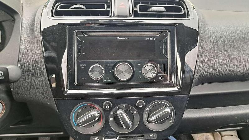 Gebraucht Mitsubishi Space Star Select 71 PS (52 kW) 2022 Weiß Kleinwagen