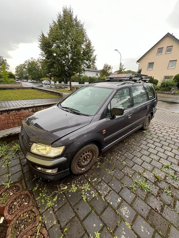 Violet Gebraucht 1998 Mitsubishi Space Wagon Van / Kleinbus | 450 € - Bild 1/4