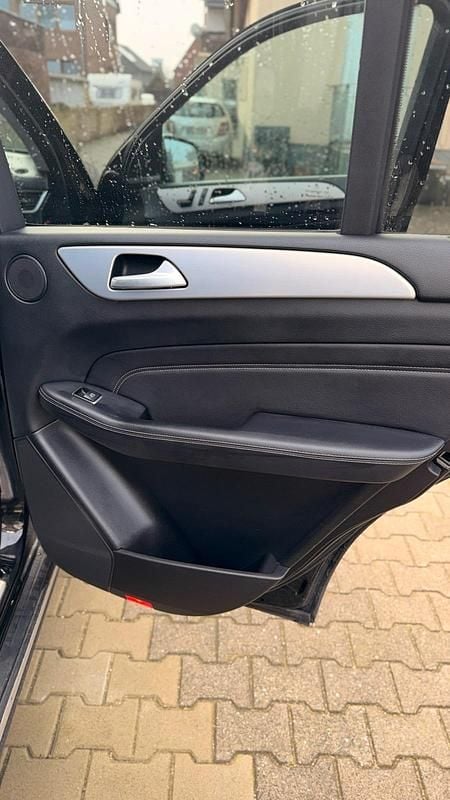 Gebraucht Mercedes ML350 258 PS (189 kW) 2012 Schwarz SUV