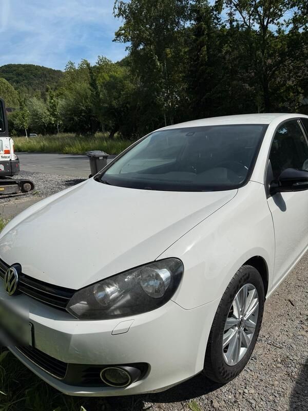 Weiß Gebraucht 2011 VW Golf VI Style Kleinwagen | 5.500 € (Fairer Preis) - Bild 1/4