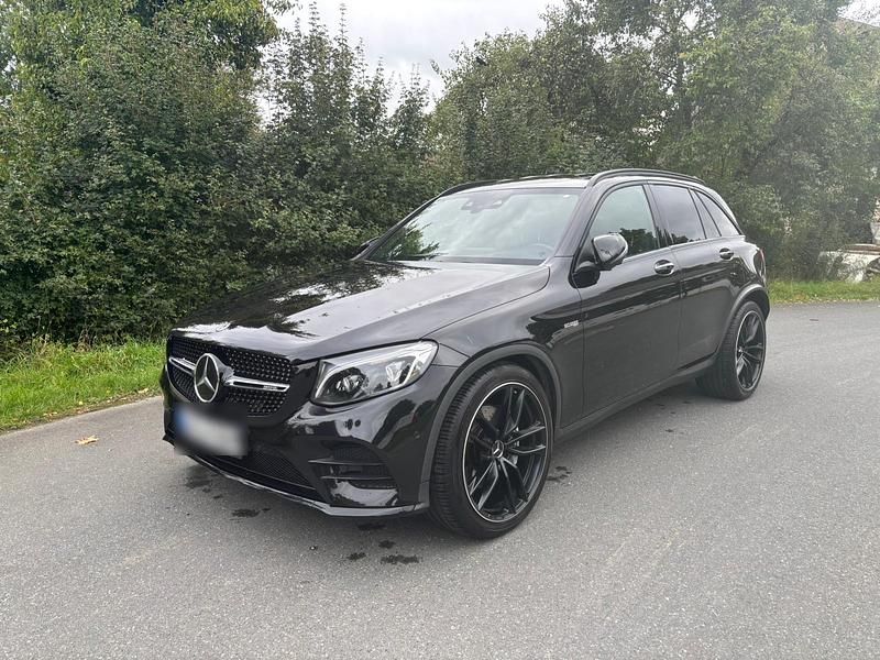 Schwarz Gebraucht 2017 Mercedes GLC43 AMG AMG SUV | 28.990 € (Fairer Preis) - Bild 1/4