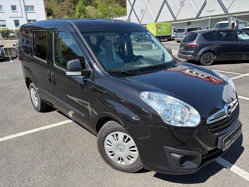 Gebraucht Opel Combo Edition 105 PS (77 kW) 2014 Schwarz Van / Kleinbus