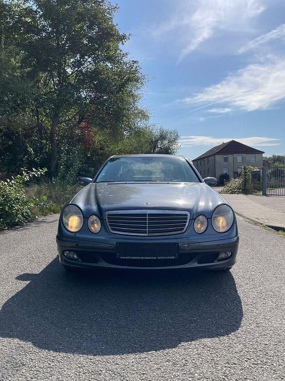 Grau Gebraucht 2005 Mercedes 200 Limousine | 3.100 € (Guter Preis) - Bild 1/4