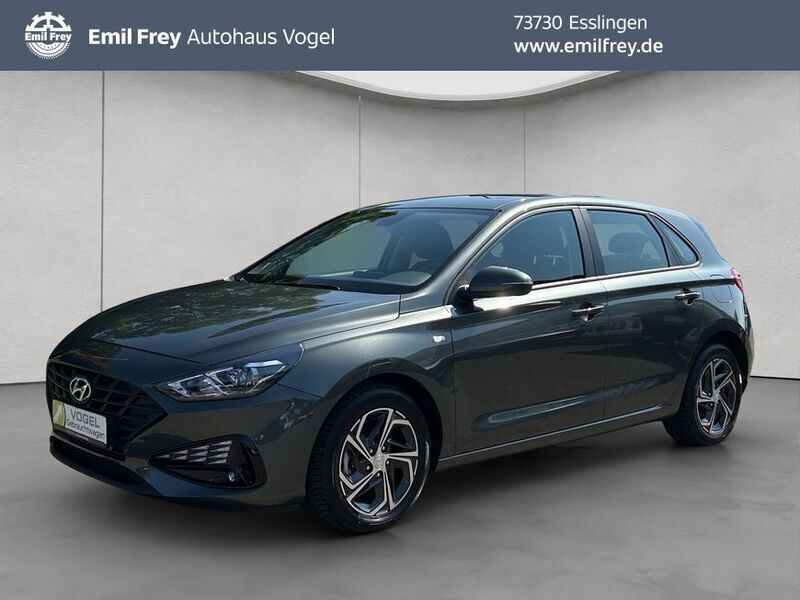 Grau Gebraucht 2023 Hyundai i30 Limousine | 17.480 € (Guter Preis) - Bild 1/4