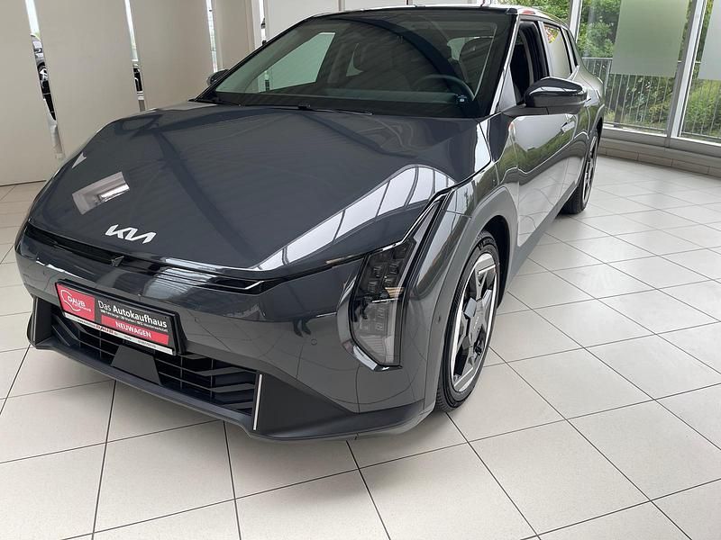 Neu Kia EV4 Earth 150 kW (204 PS) 2025 Pentametal metallic Kleinwagen