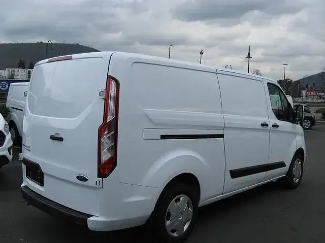 Gebraucht Ford Transit Custom ST 131 PS (96 kW) 2021 Weiß Van