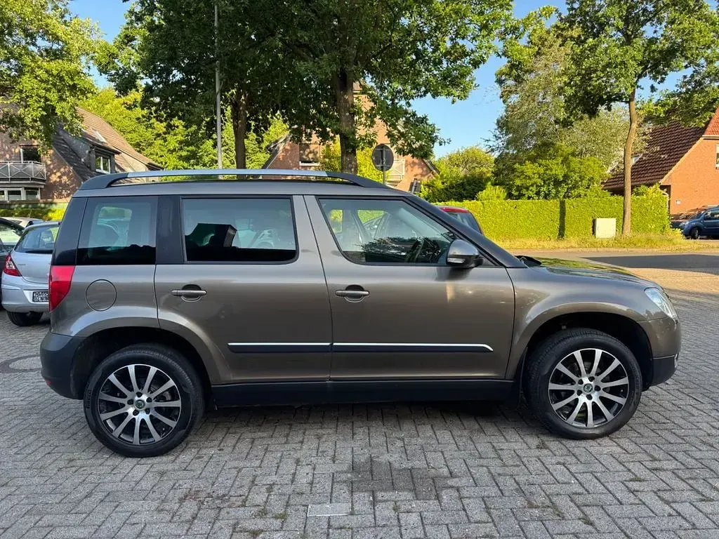 Gebraucht Skoda Yeti Plus Edition 105 PS (77 kW) 2012 Braun SUV