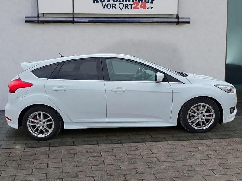 Gebraucht Ford Focus ST-Line 150 PS (110 kW) 2016 Weiß Limousine