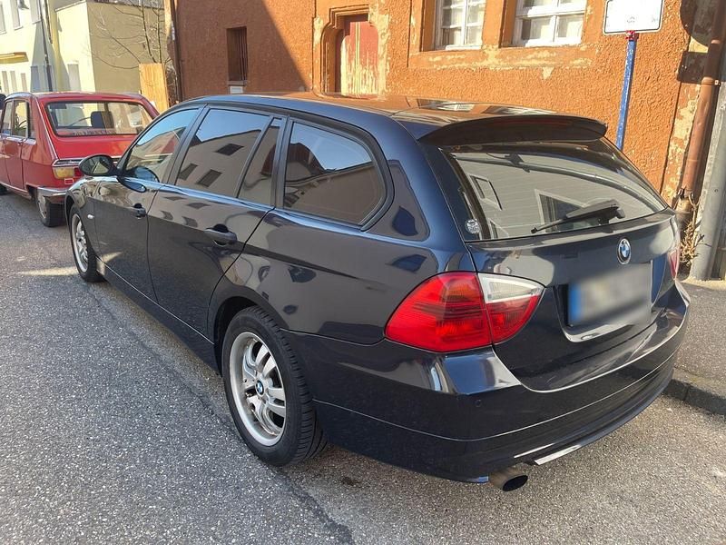 Gebraucht BMW 320 163 PS (119 kW) 2005 Schwarz Kombi