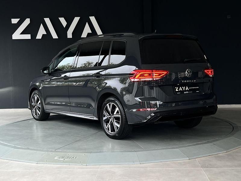 Gebraucht VW Touran R-line 150 PS (110 kW) 2022 Uranograu Van / Kleinbus