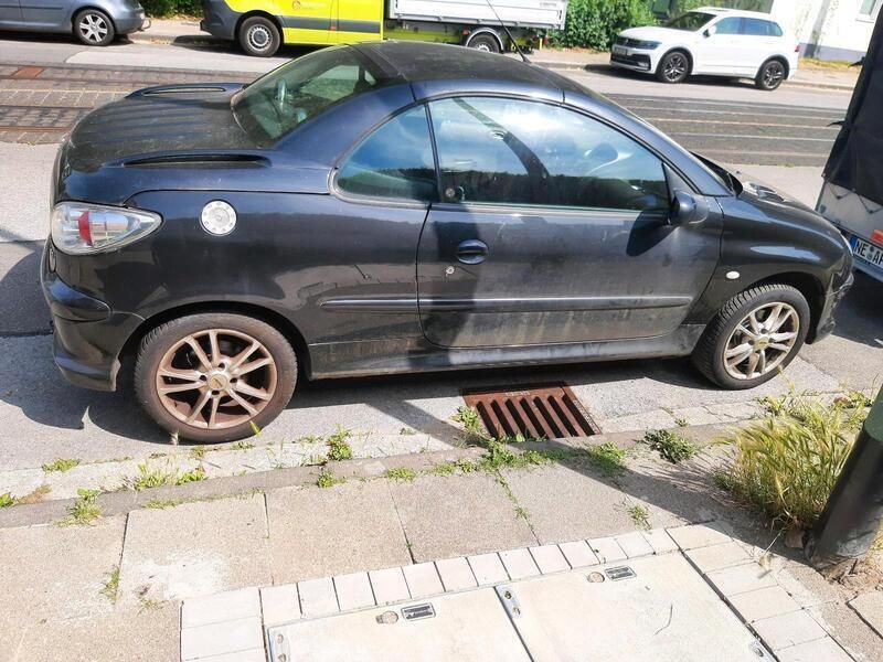 Schwarz Gebraucht 2004 Peugeot 206 CC Cabrio | 800 € (Superpreis) - Bild 1/4