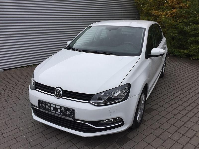 Weiß Gebraucht 2017 VW Polo Comfortline Limousine | 8.490 € (Superpreis) - Bild 1/3