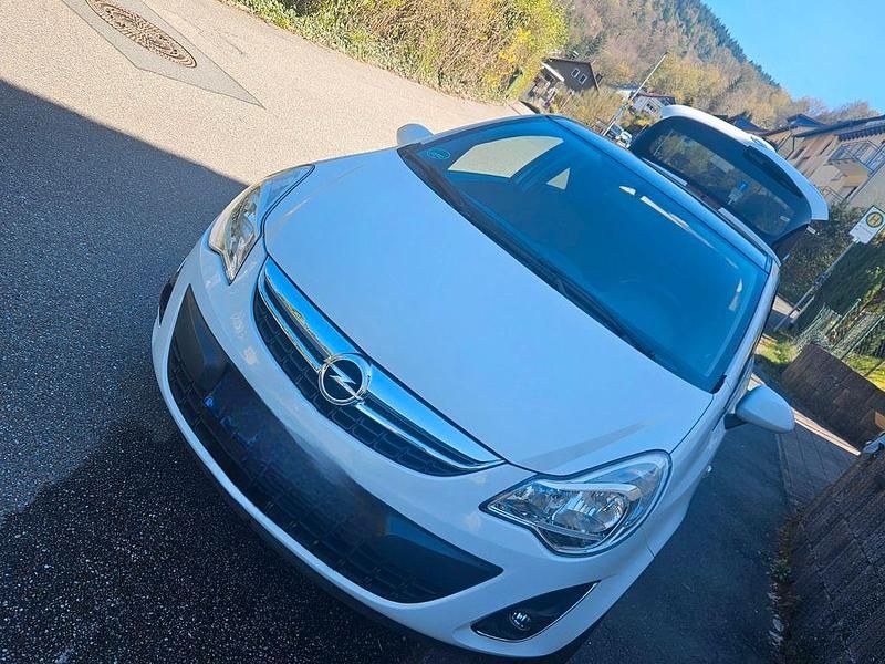 Gebraucht Opel Corsa Color Edition 87 PS (63 kW) 2011 Weiß Kleinwagen