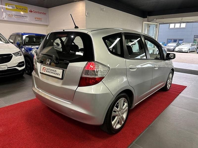 Gebraucht Honda Jazz Exclusive 99 PS (72 kW) 2009 Silber Kleinwagen