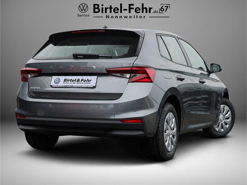 Neu Skoda Fabia Essence 116 PS (85 kW) 2026 Grau Limousine