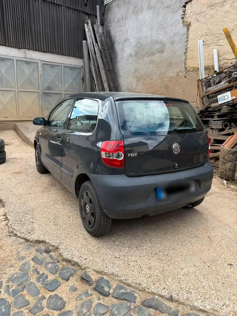 Gebraucht VW Fox 54 PS (39 kW) 2006 Schwarz Kleinwagen