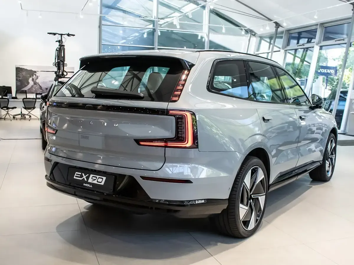 Gebraucht Volvo EX90 Performance 380 kW (517 PS) 2025 Vapour grey uni SUV