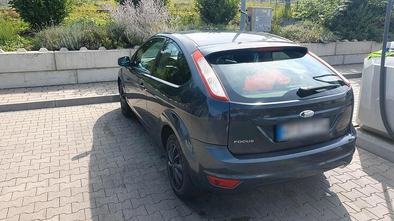 Gebraucht Ford Focus 101 PS (74 kW) 2008 Silber Kleinwagen