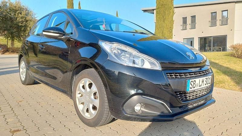 Schwarz Gebraucht 2017 Peugeot 208 Active Kleinwagen | 5.500 € (Guter Preis) - Bild 1/4